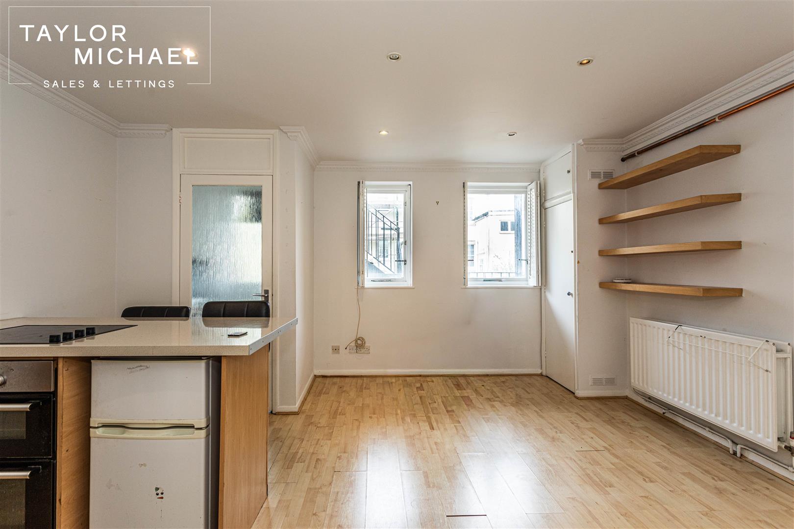 Kitchen / Living Room